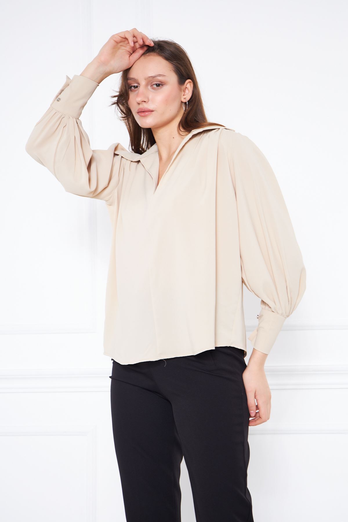 Kadın Trend Balon Kol Oversize Krem Şık Bluz Gömlek