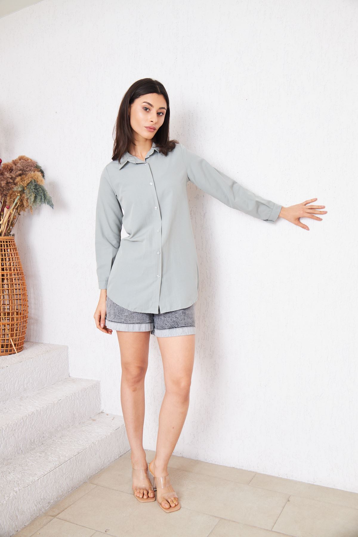 Kadın Uzun Kollu Düğmeli Basic Gri Tunik Gömlek