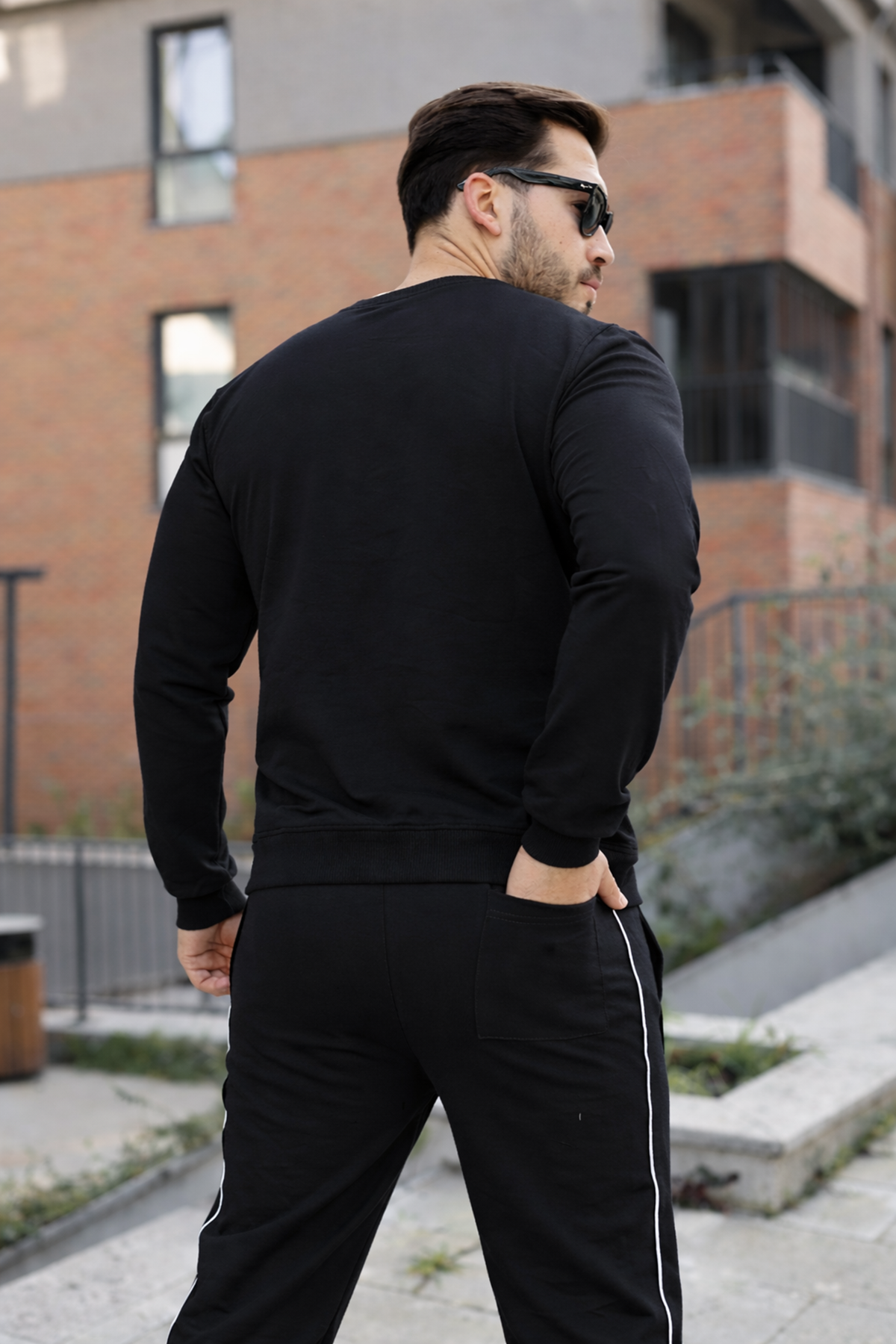 Erkek Çizgili Bisiklet Yaka Dar Siyah Eşofman Takımı