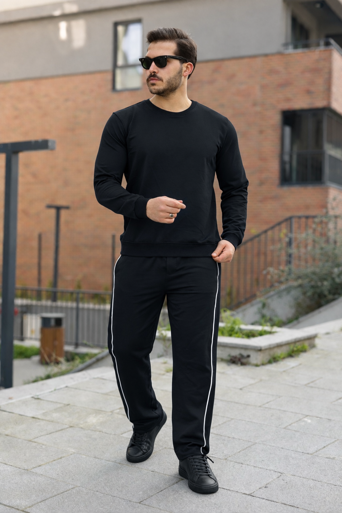 Erkek Çizgili Bisiklet Yaka Dar Siyah Eşofman Takımı