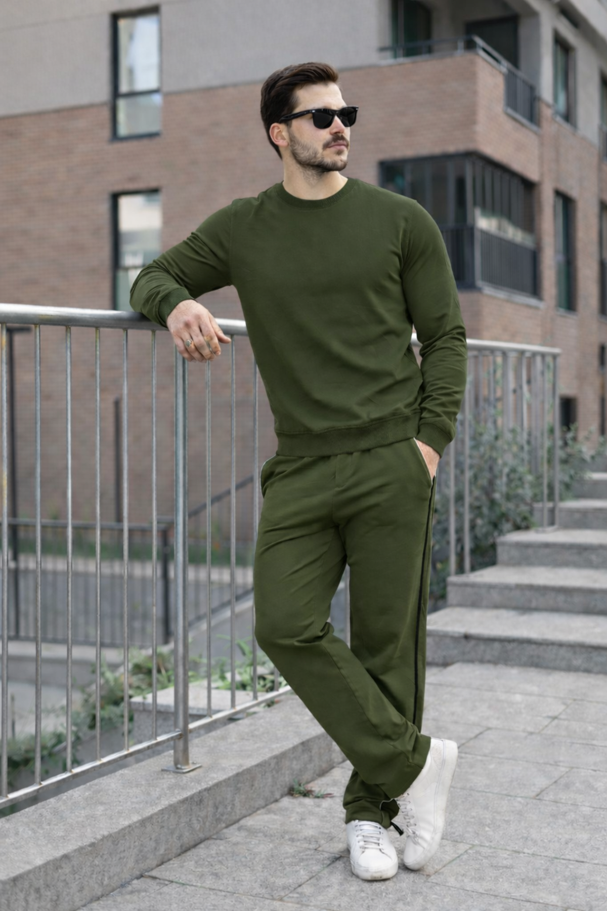 Erkek Çizgili Bisiklet Yaka Dar Haki Eşofman Takımı