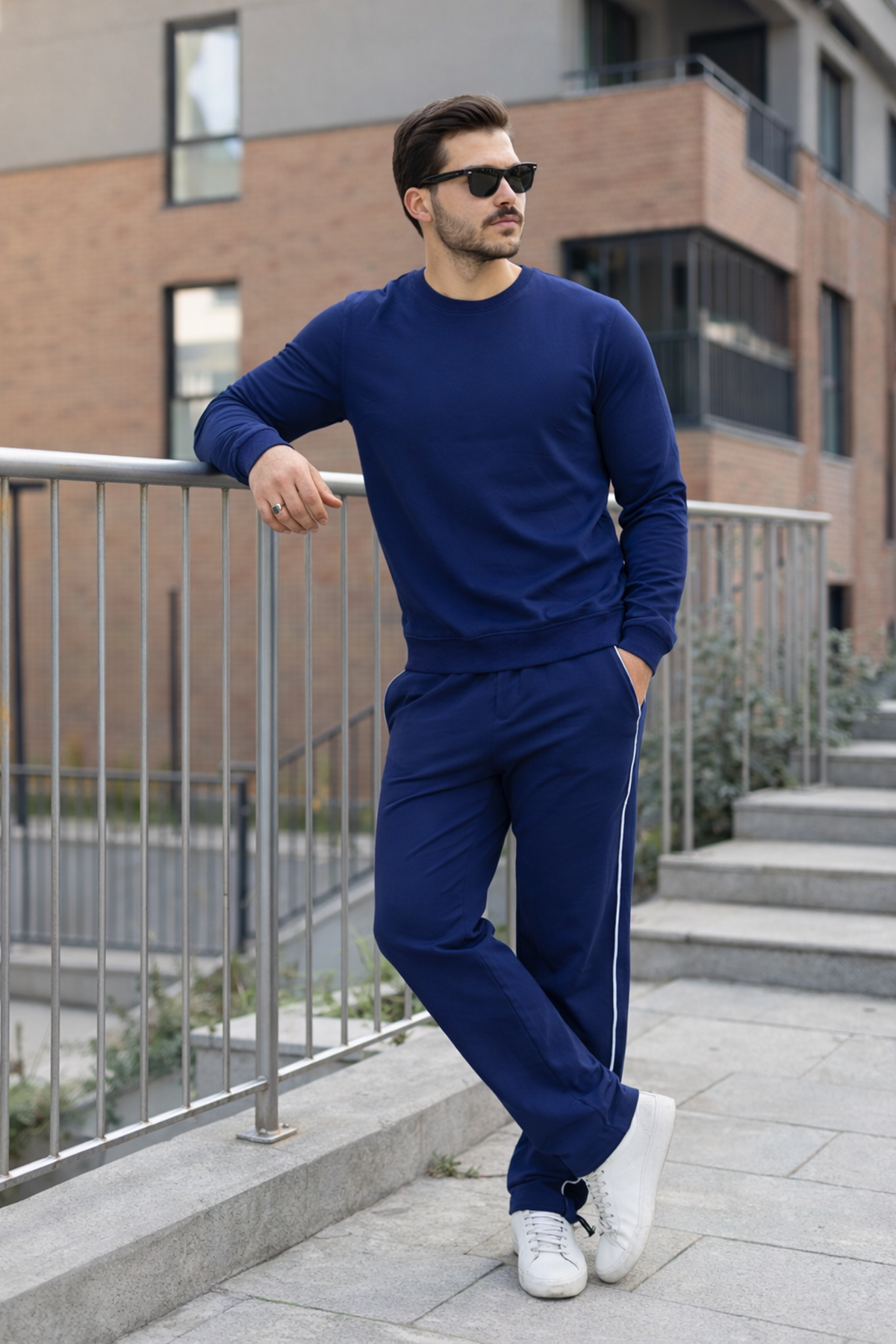 Erkek Çizgili Bisiklet Yaka Dar Lacivert Eşofman Takımı