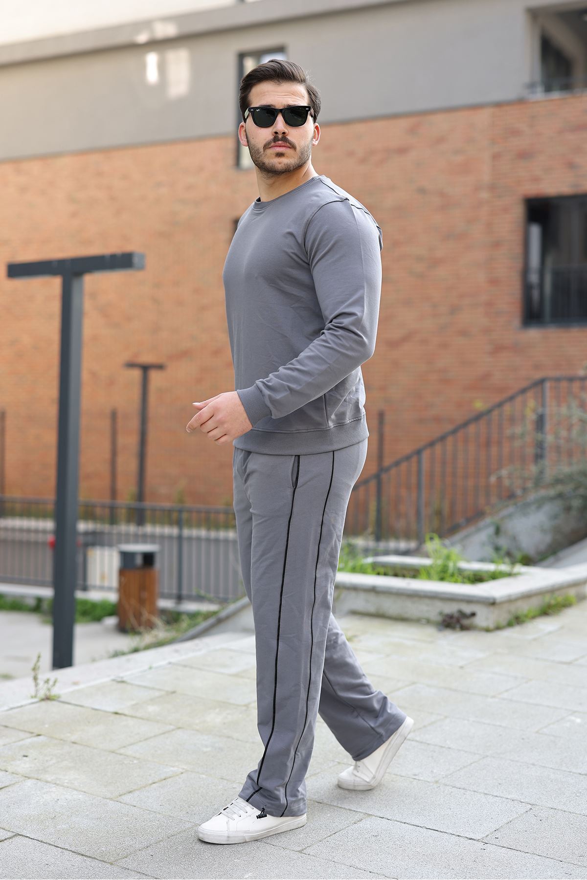 Erkek Çizgili Bisiklet Yaka Dar Füme Eşofman Takımı