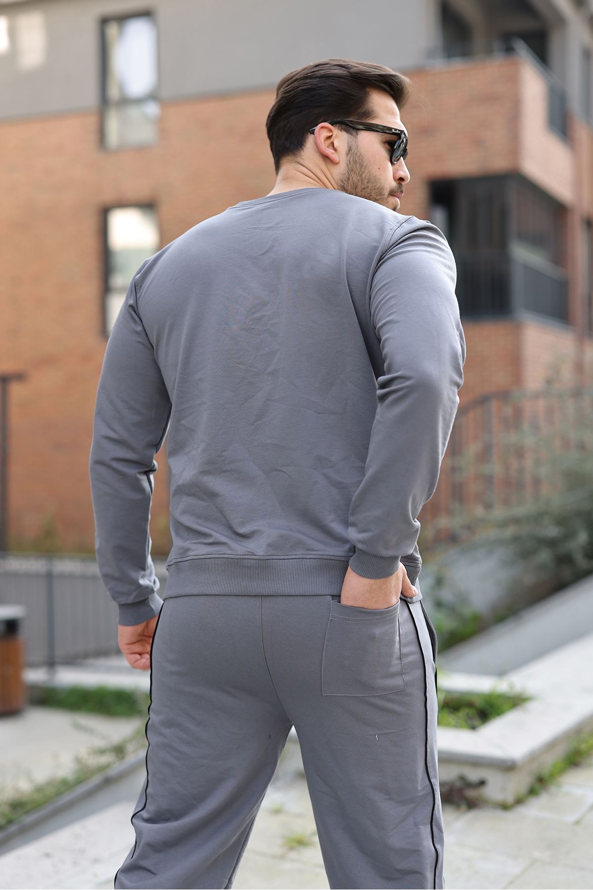 Erkek Çizgili Bisiklet Yaka Dar Füme Eşofman Takımı