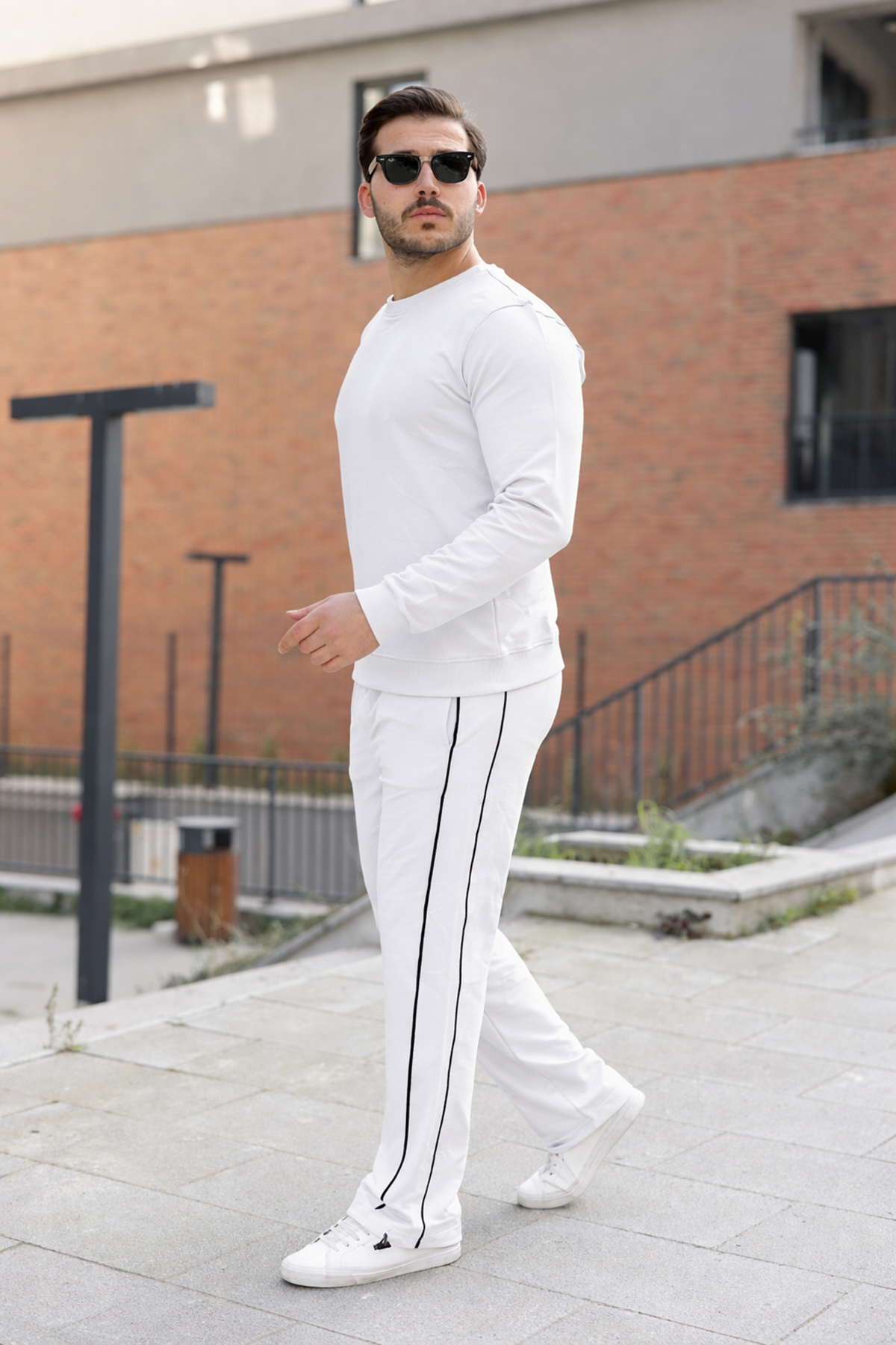 Erkek Çizgili Bisiklet Yaka Dar Beyaz Eşofman Takımı