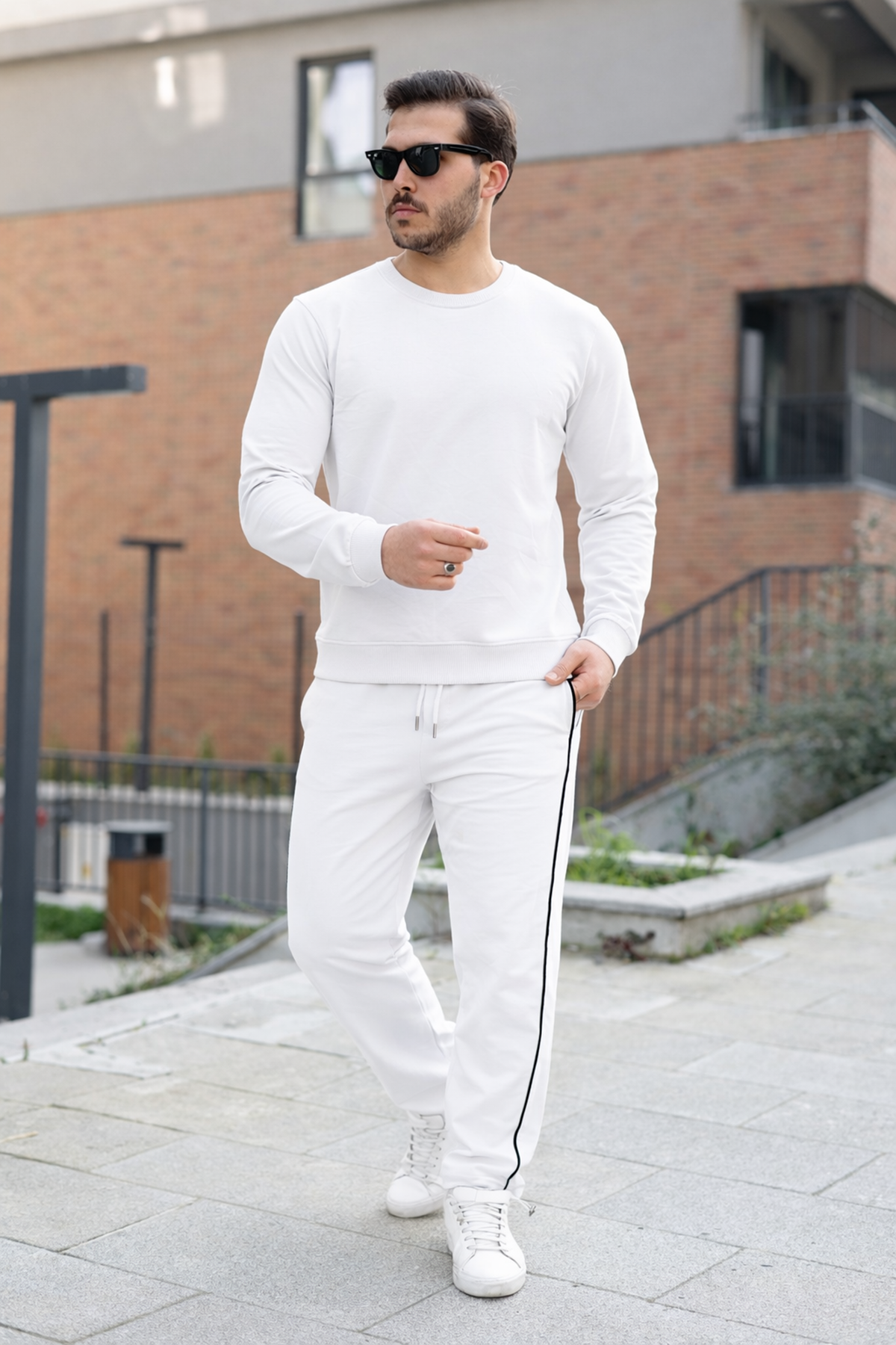Erkek Çizgili Bisiklet Yaka Dar Beyaz Eşofman Takımı