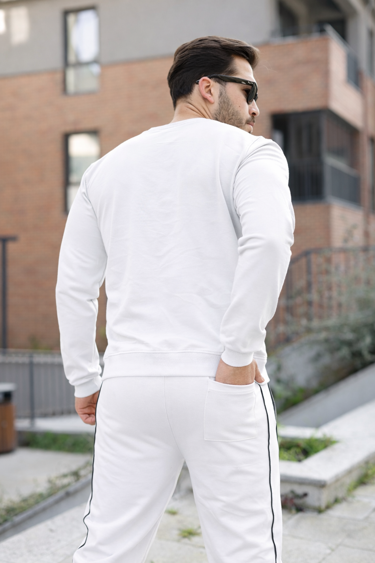 Erkek Çizgili Bisiklet Yaka Dar Beyaz Eşofman Takımı