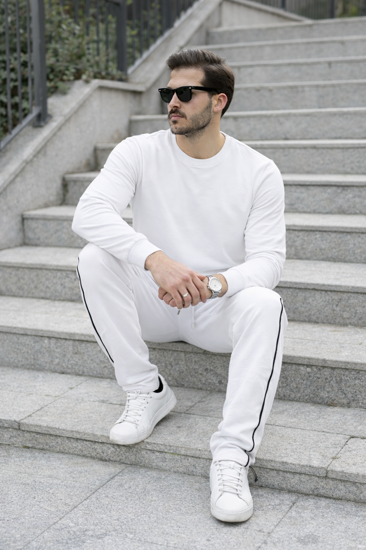 Erkek Çizgili Bisiklet Yaka Dar Beyaz Eşofman Takımı