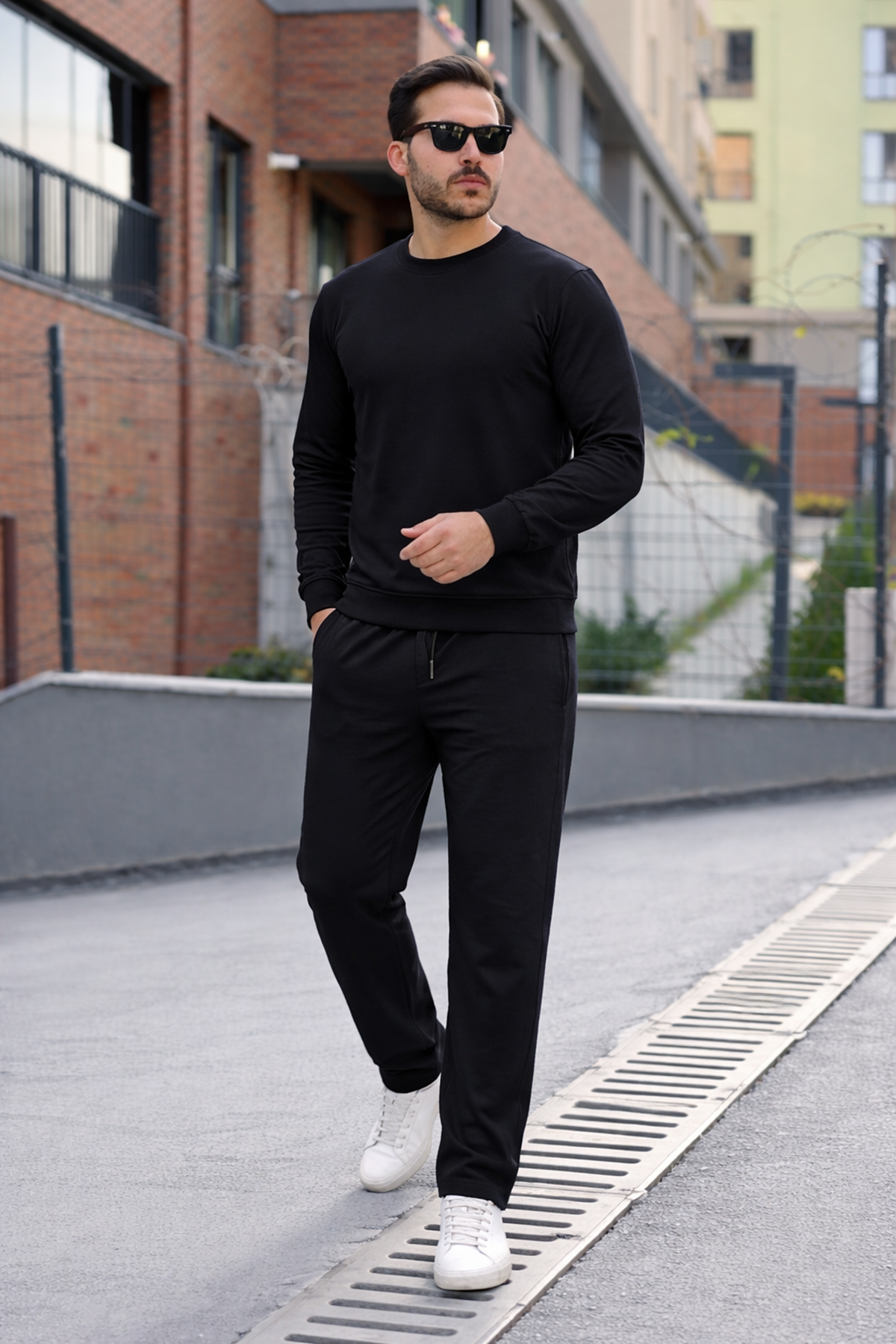 Erkek Pamuklu Bisiklet Yaka Dar Siyah Eşofman Takımı