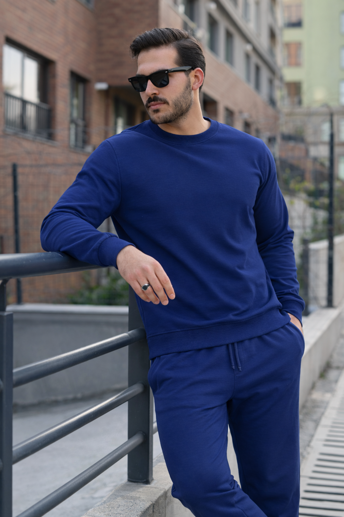 Erkek Pamuklu Bisiklet Yaka Dar Lacivert Eşofman Takımı