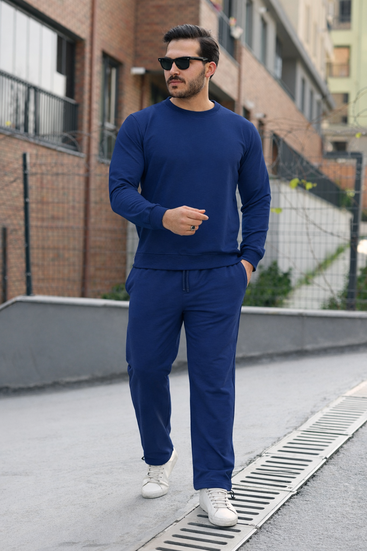 Erkek Pamuklu Bisiklet Yaka Dar Lacivert Eşofman Takımı