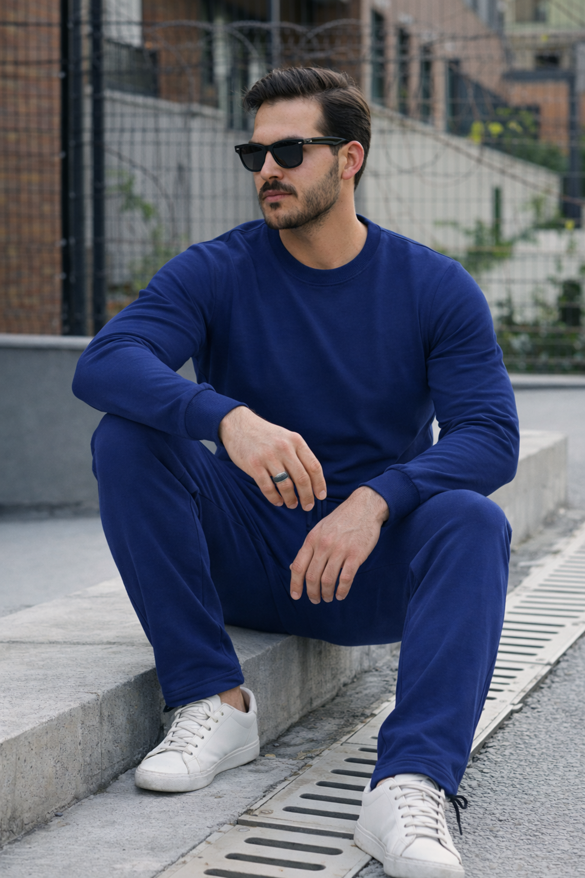 Erkek Pamuklu Bisiklet Yaka Dar Lacivert Eşofman Takımı