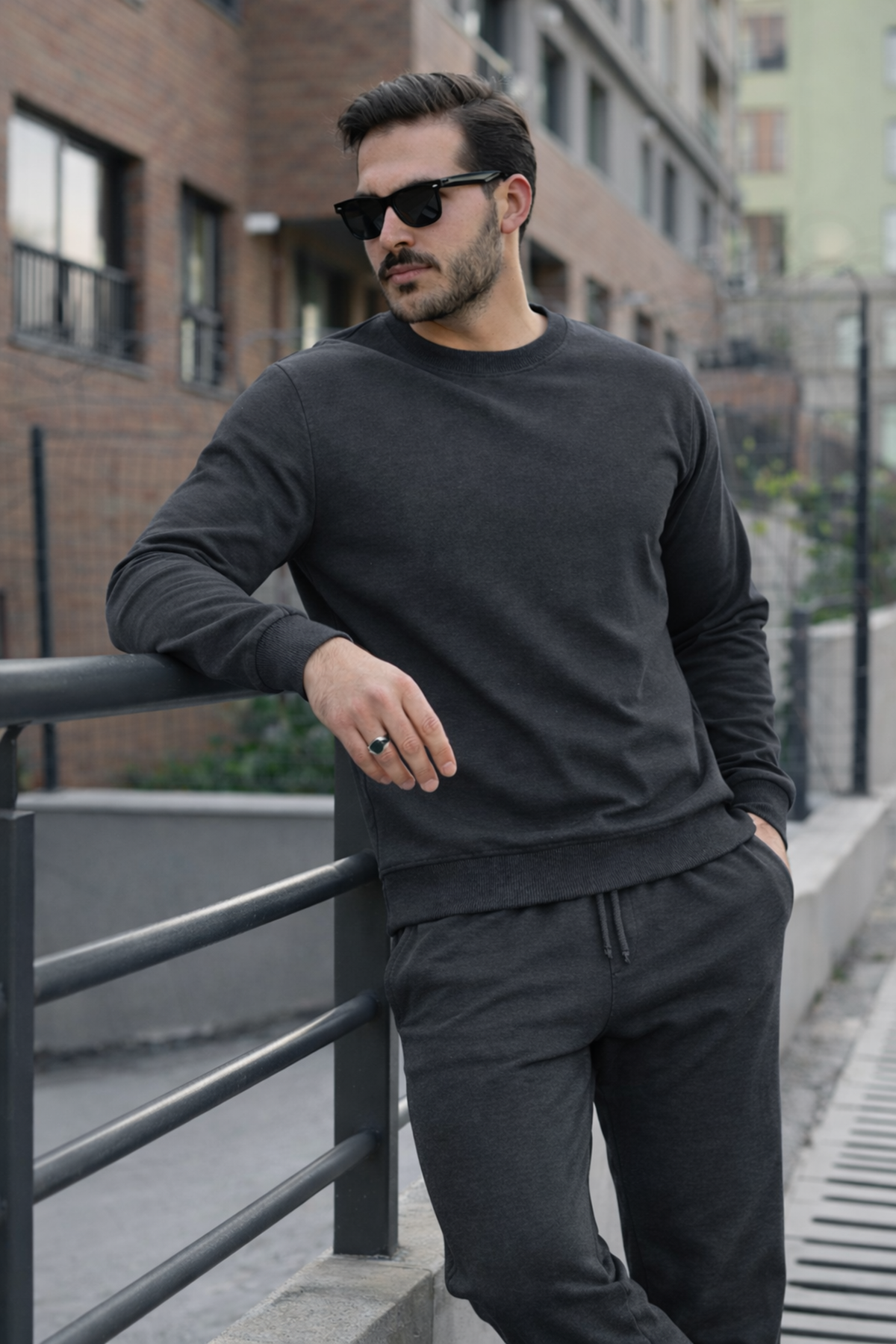 Erkek Pamuklu Bisiklet Yaka Dar Füme Eşofman Takımı