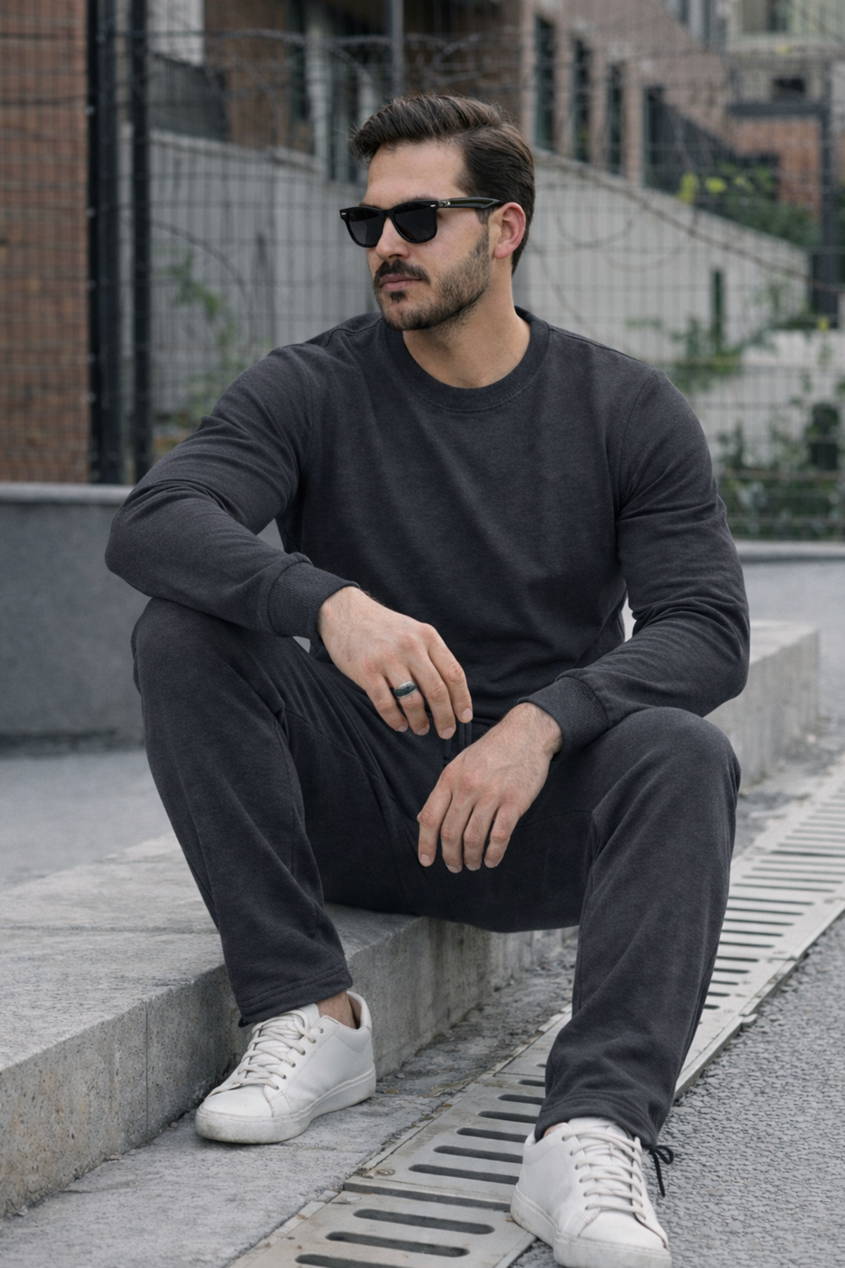 Erkek Pamuklu Bisiklet Yaka Dar Füme Eşofman Takımı