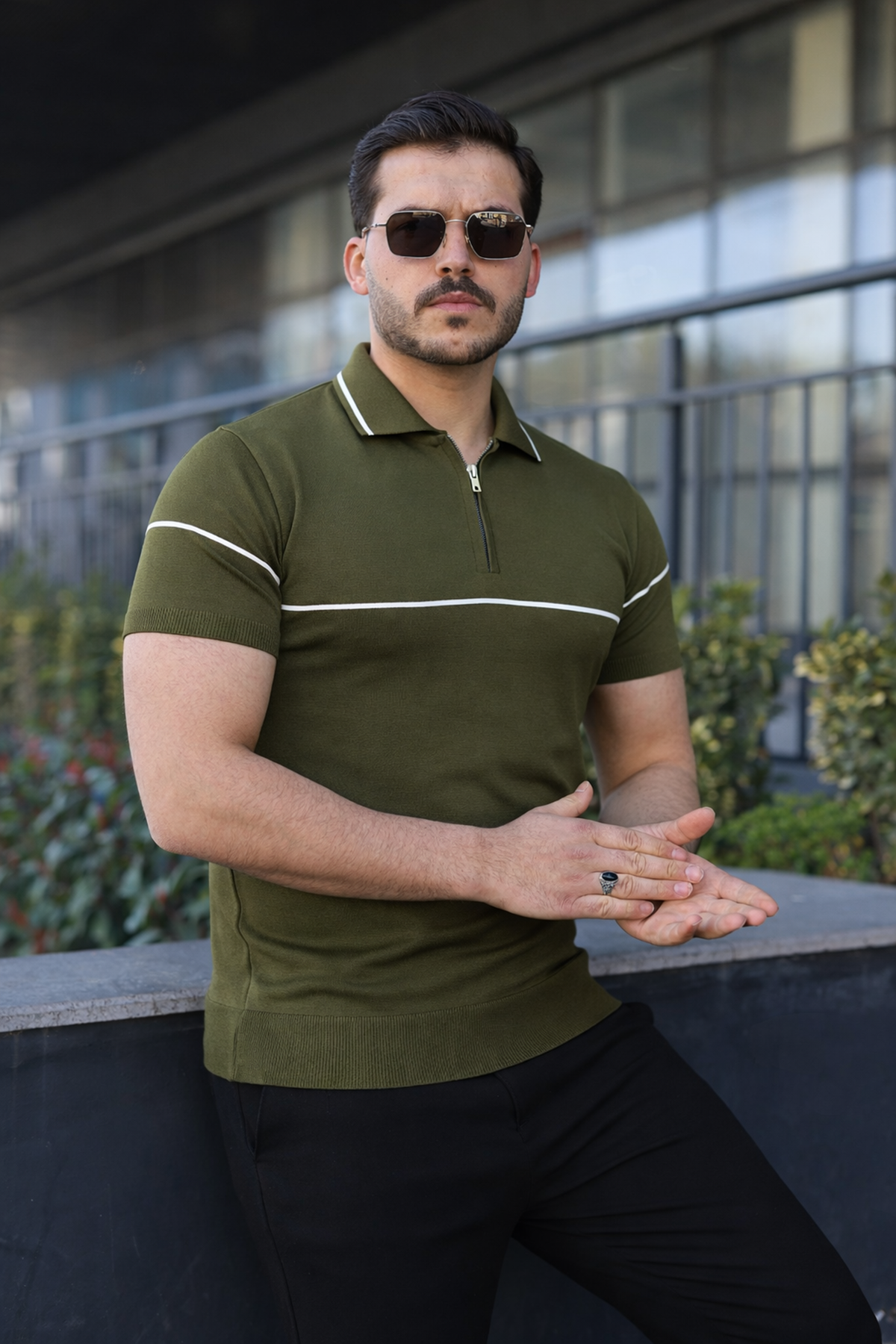 Erkek Günlük Çizgili Fermuarlı Triko Haki Polo Yaka Tişört