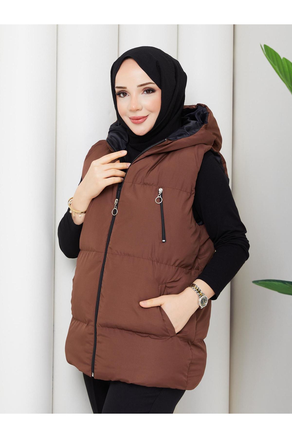 Kadın Fermuarlı Cepli Kapşonlu Kahve Şişme Yelek