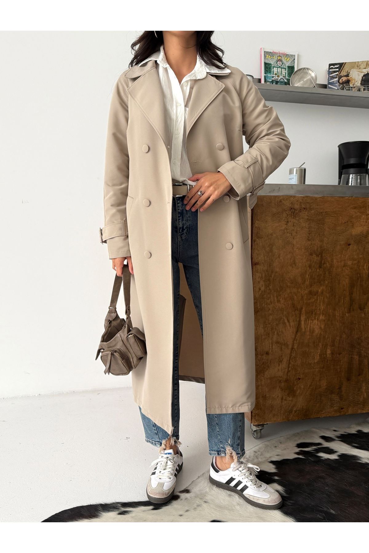 Kadın Klasik Cepli Kuşaklı Trend Midi Krem Trençkot