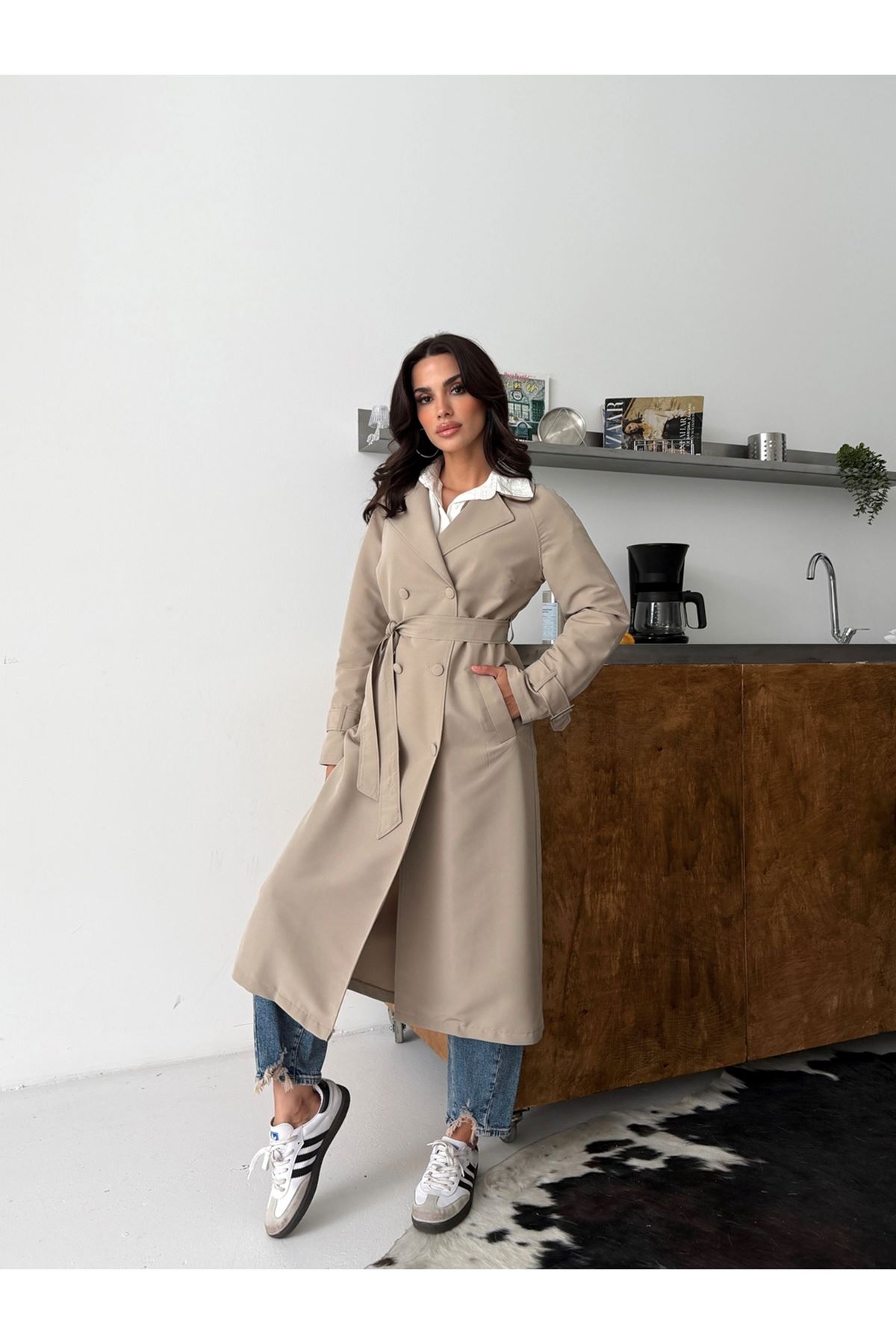 Kadın Klasik Cepli Kuşaklı Trend Midi Krem Trençkot