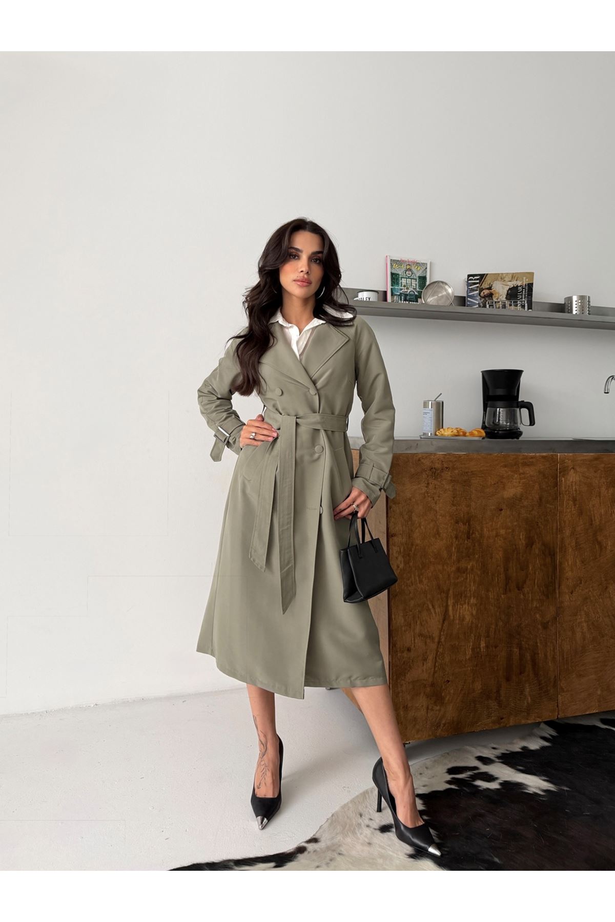 Kadın Klasik Cepli Kuşaklı Trend Midi Haki Trençkot