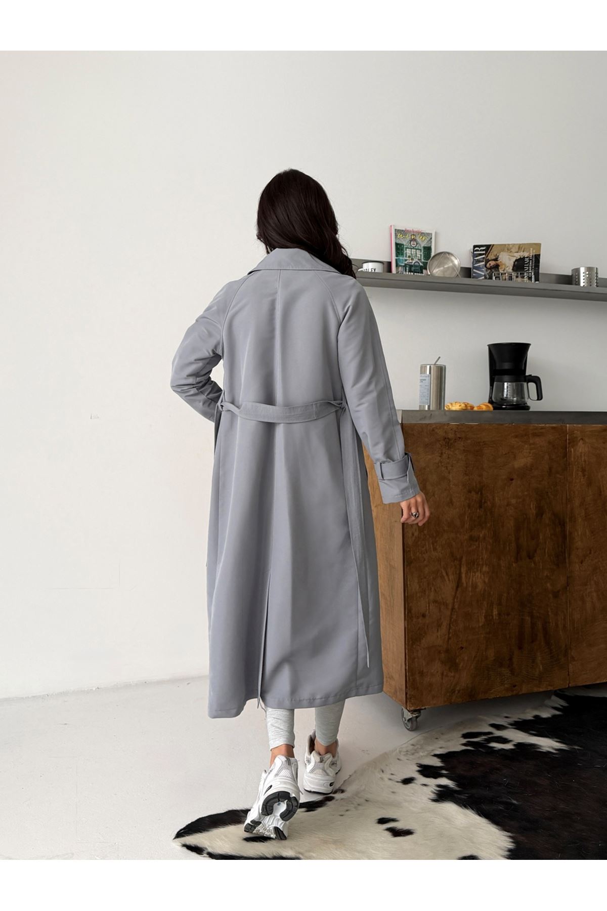 Kadın Klasik Cepli Kuşaklı Trend Midi Gri Trençkot