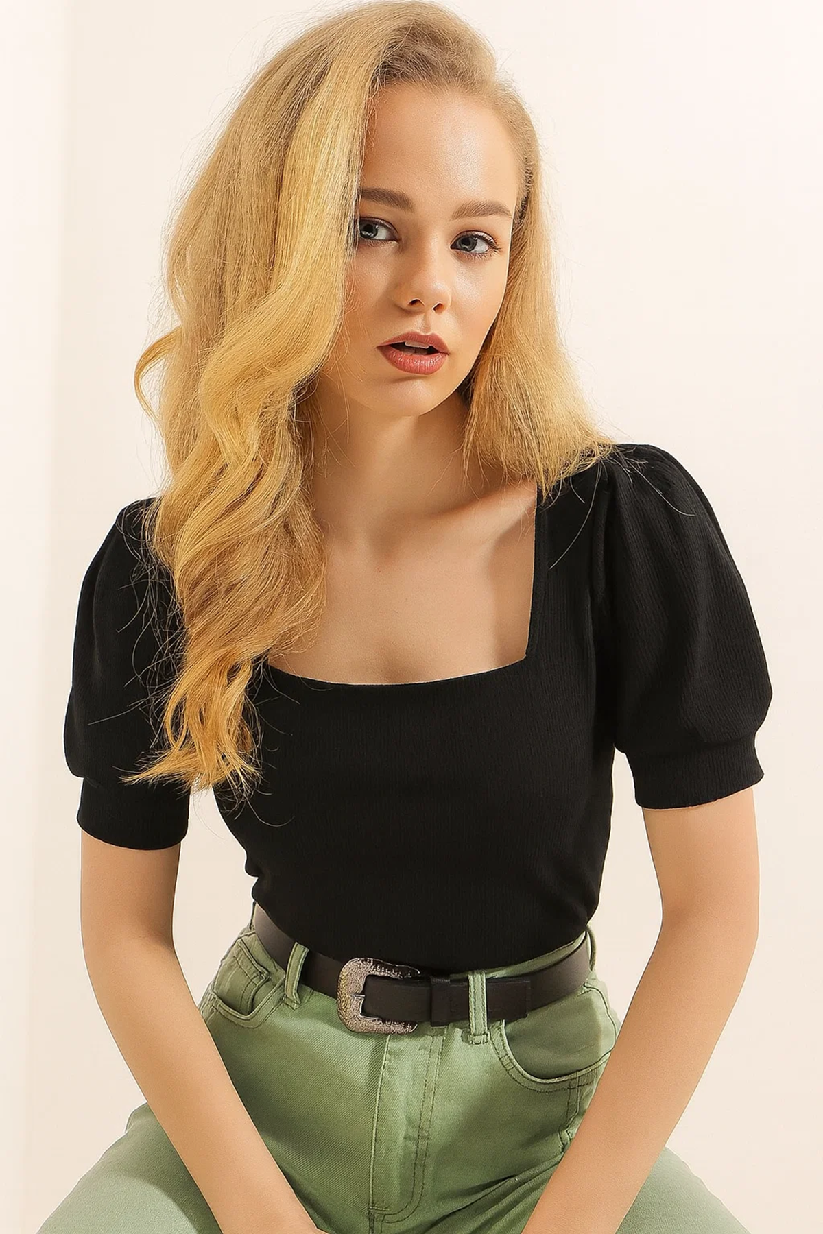 Kadın Örme Kısa Kollu Kare Yaka Basic Siyah Bluz