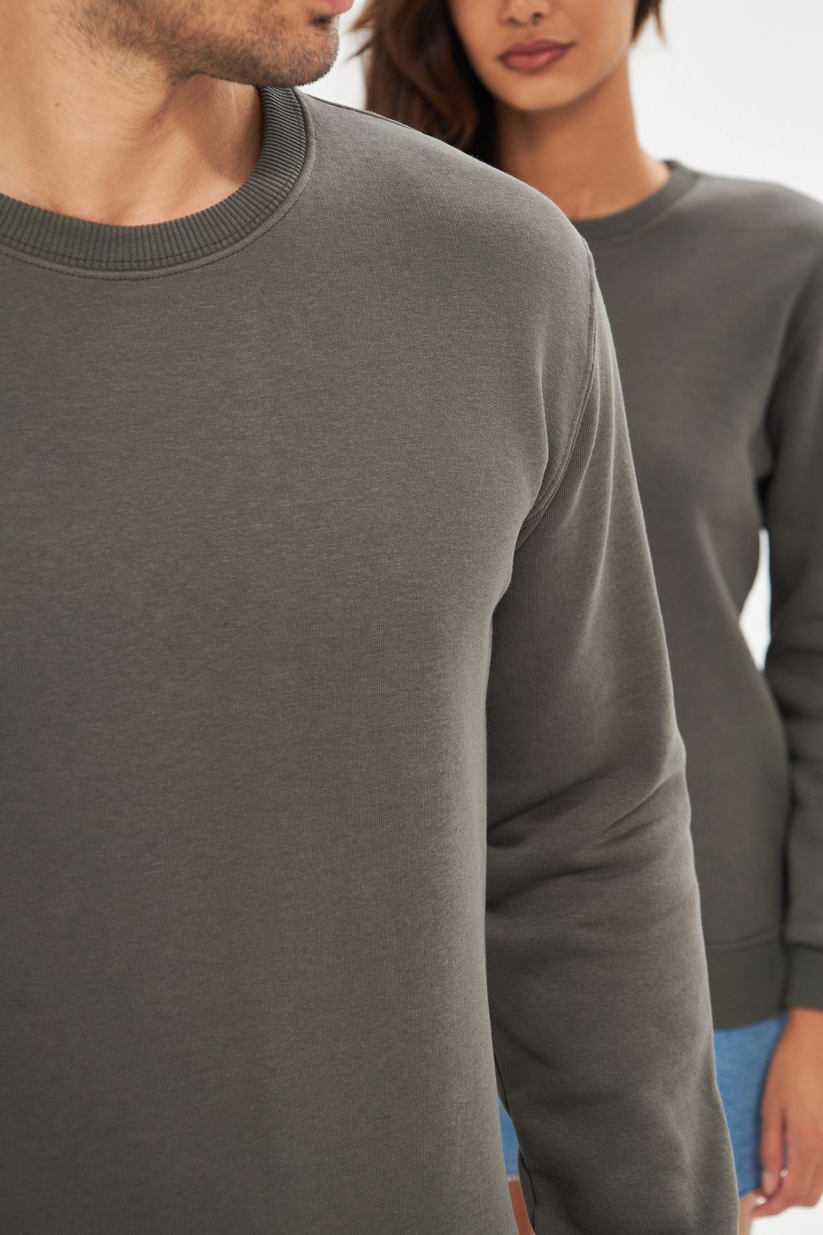 Unisex Slim Fit Sweatshirt