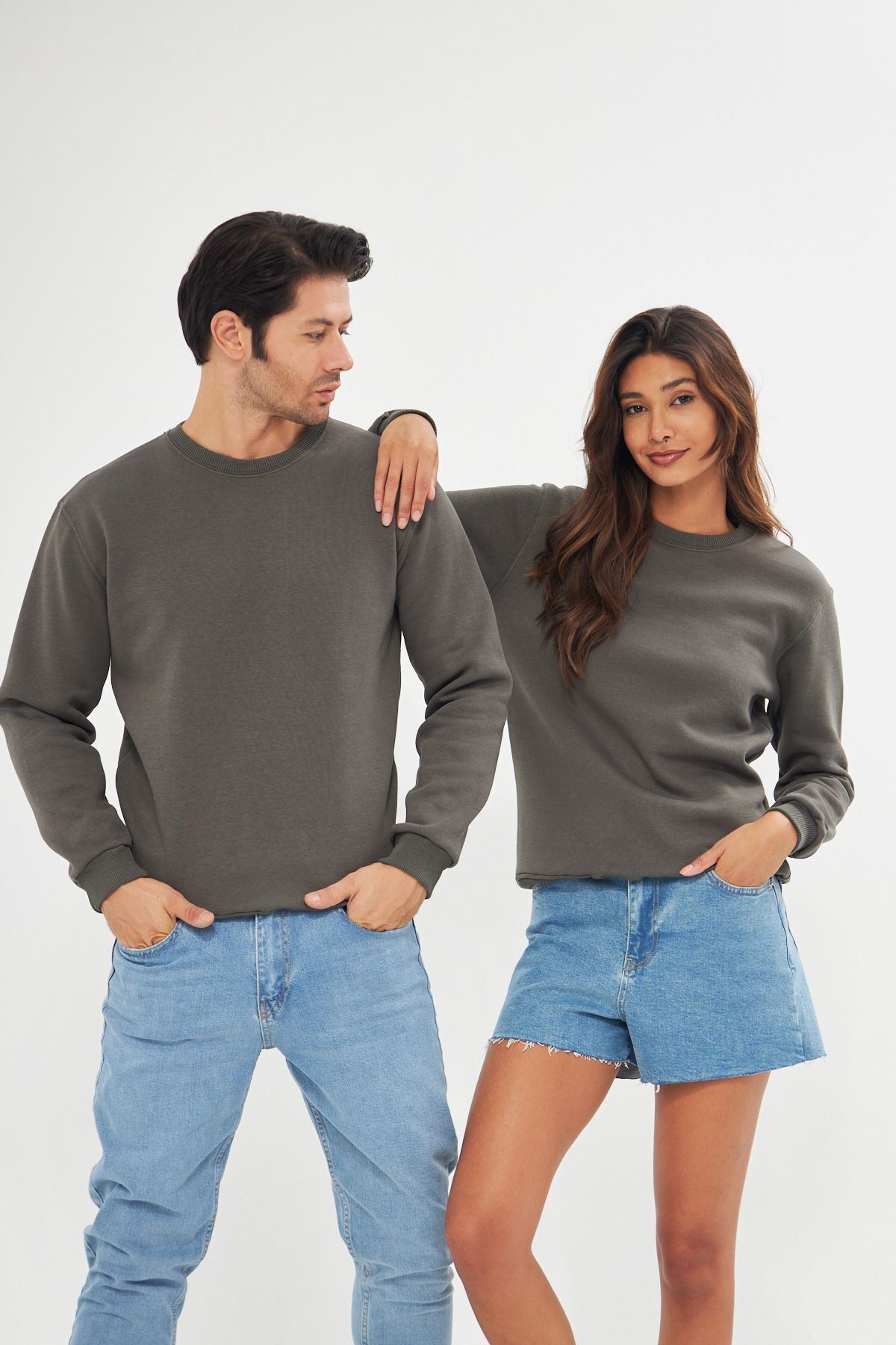 Unisex Slim Fit Sweatshirt