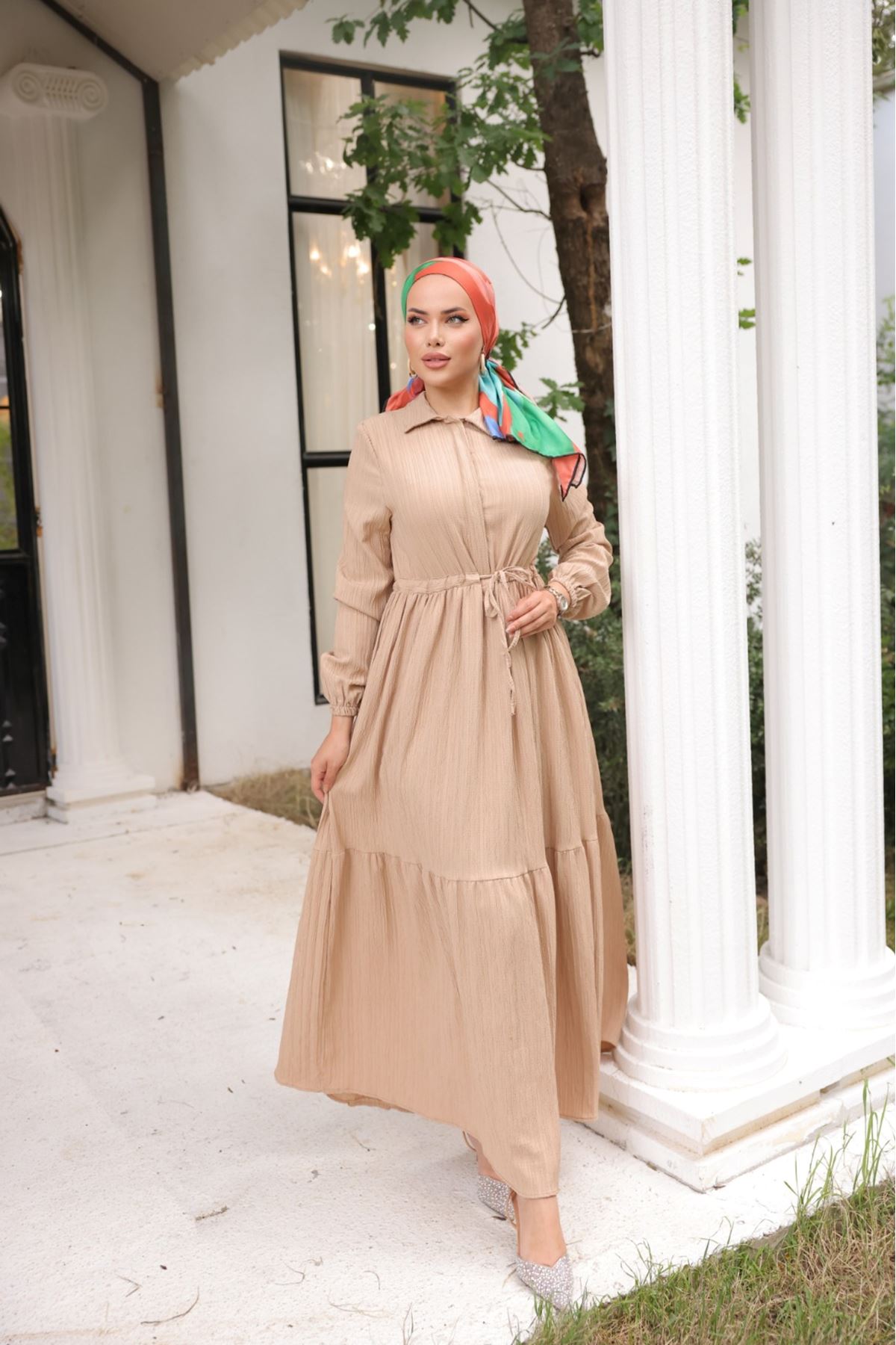 Kadın Uzun Kollu Büzgülü Tesettür Bej Uzun Elbise