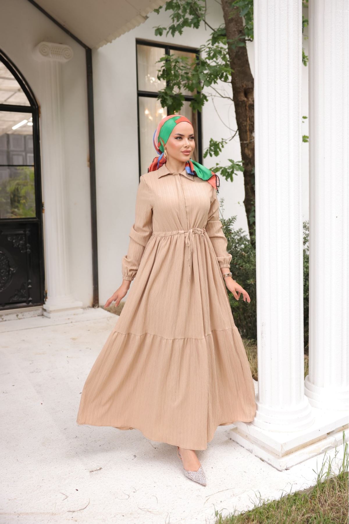 Kadın Uzun Kollu Büzgülü Tesettür Bej Uzun Elbise