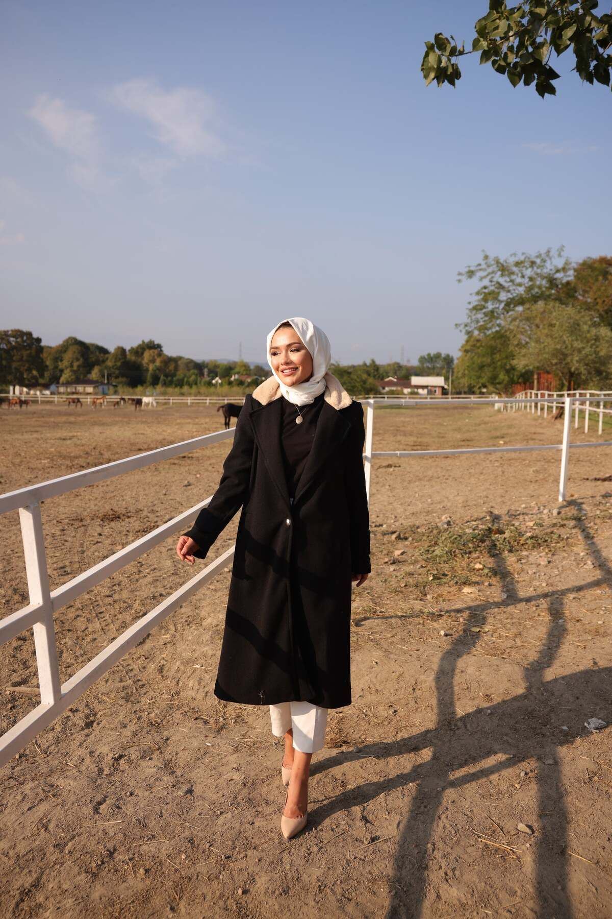 Kadın Şık Kürk Detaylı Trend Kışlık Siyah Kaşe Kaban