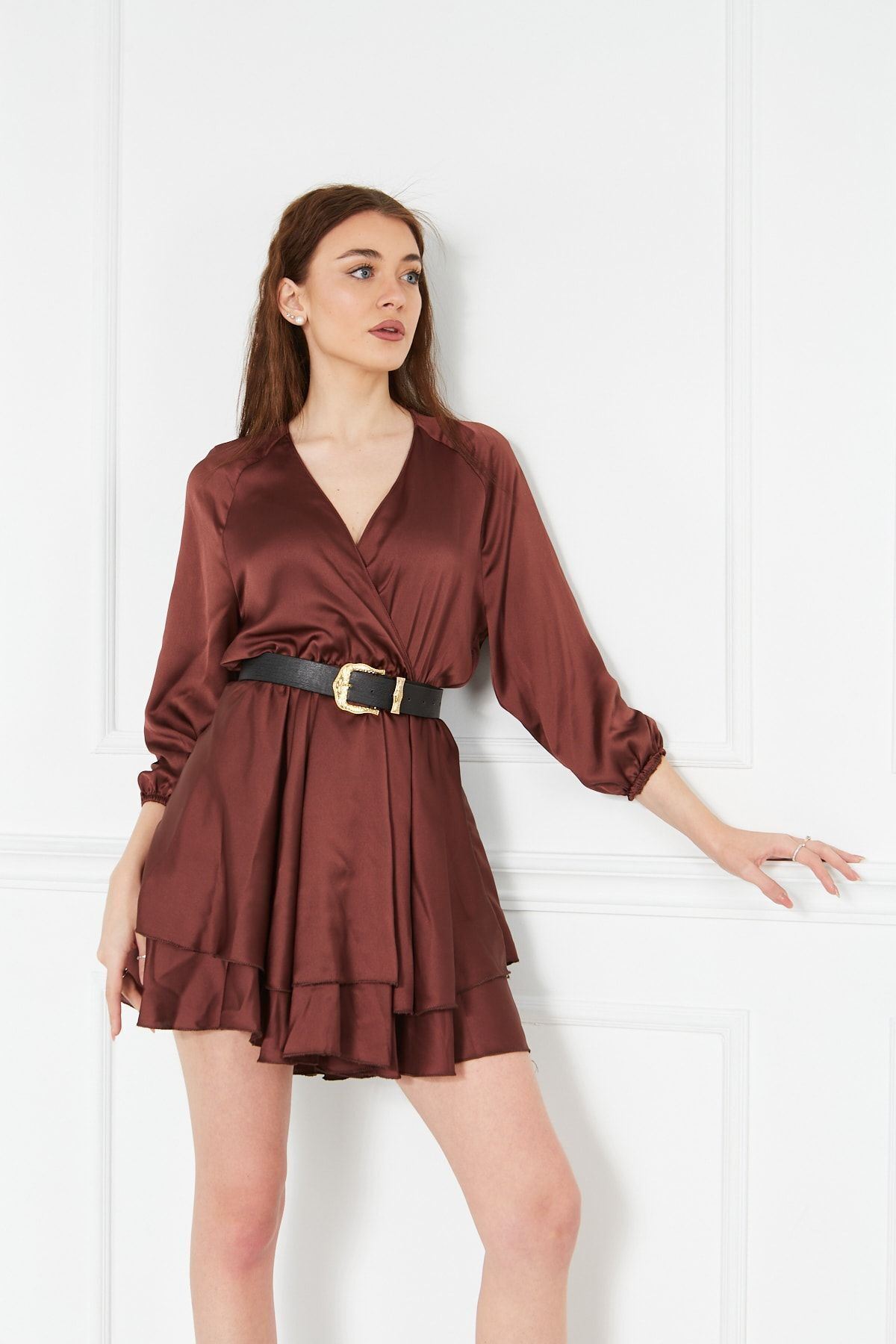 Kadın Kruvaze Yaka Volanlı Beli Ve Kolu Lastikli Saten Kısa Elbise