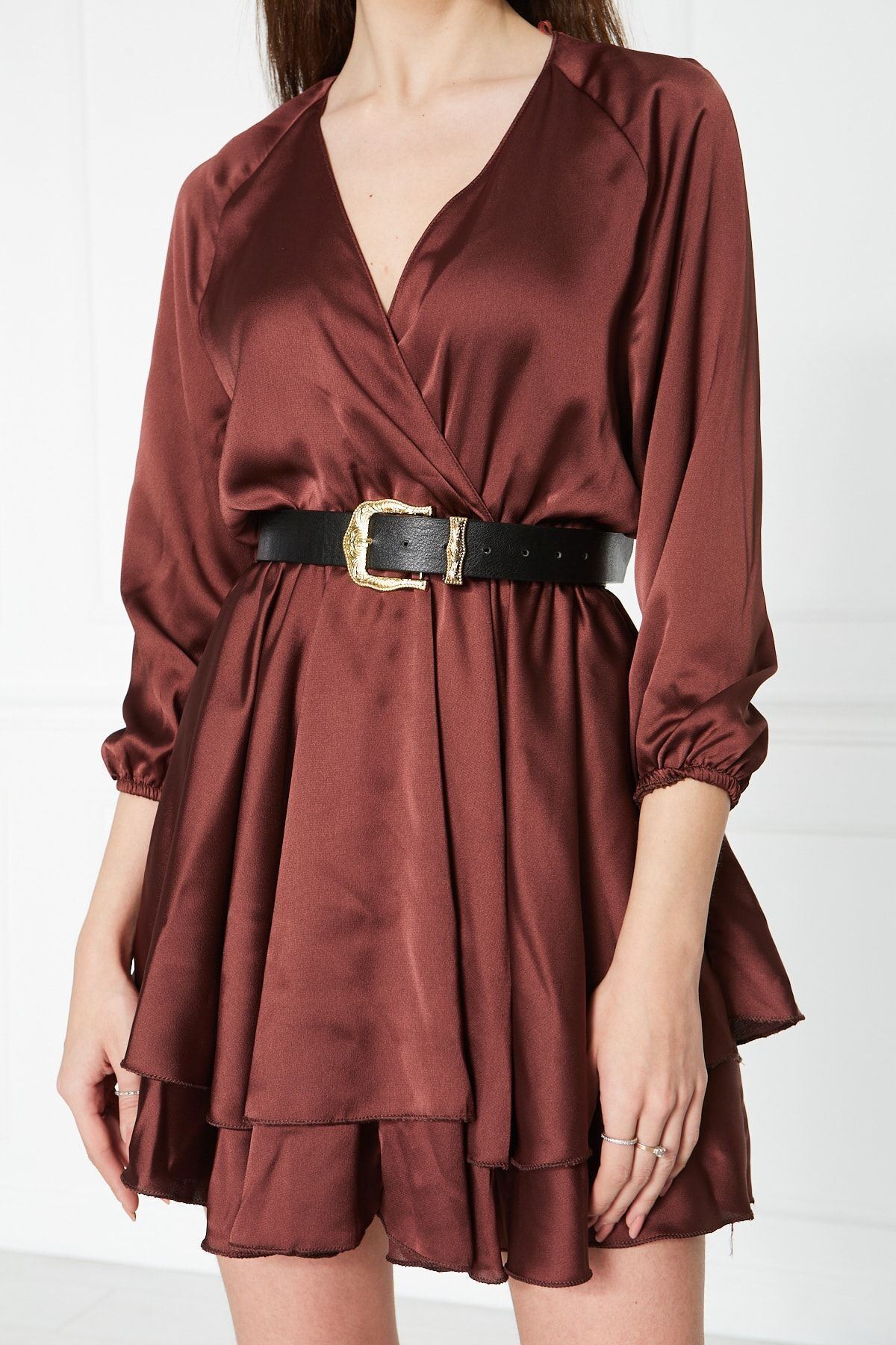 Kadın Kruvaze Yaka Volanlı Beli Ve Kolu Lastikli Saten Kısa Elbise