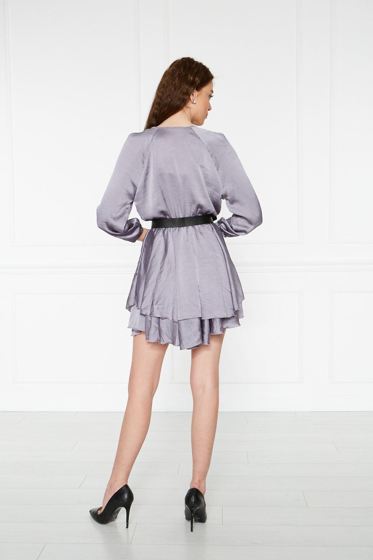 Kadın Kruvaze Yaka Volanlı Beli Ve Kolu Lastikli Saten Kısa Elbise