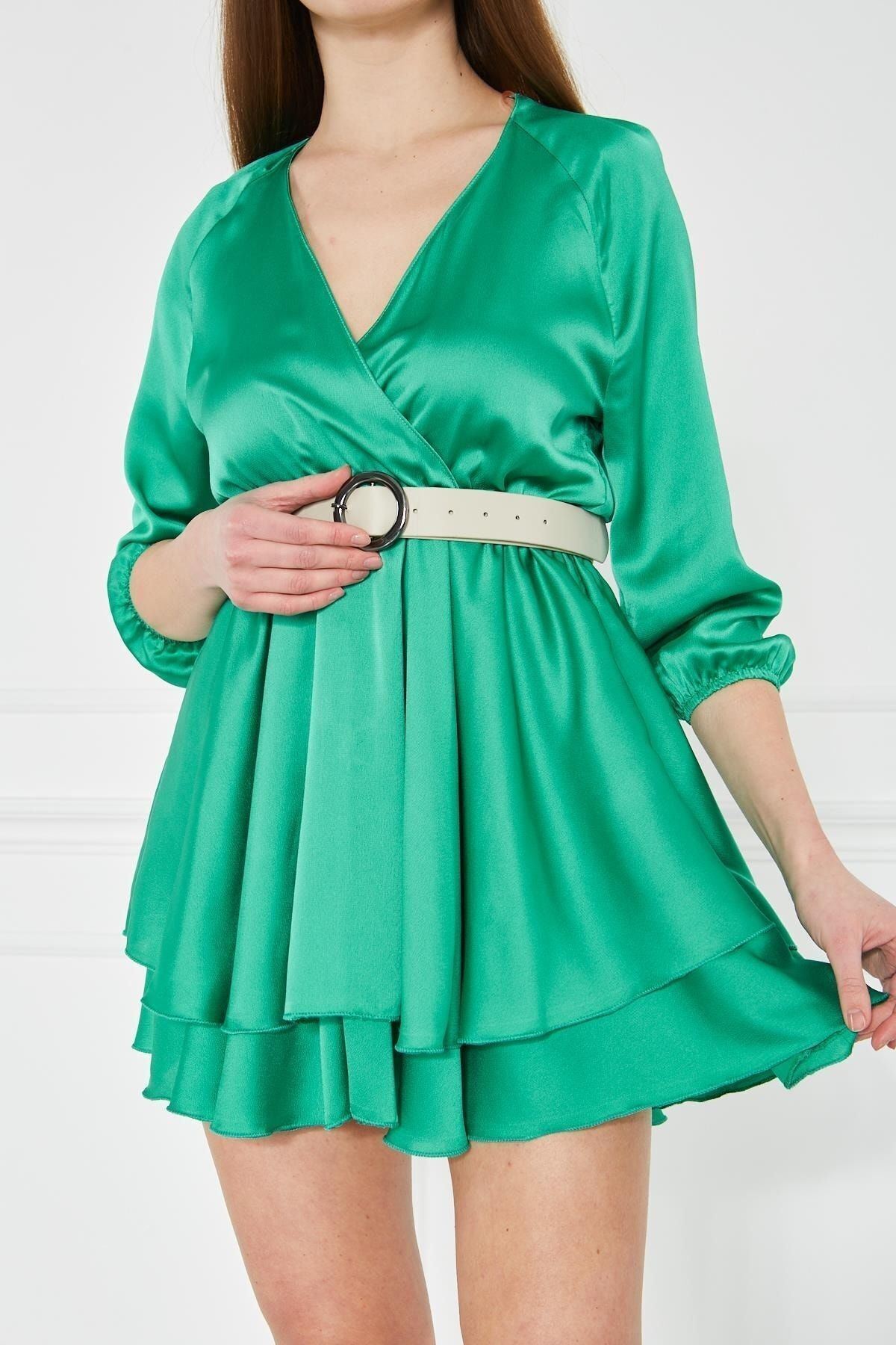 Kadın Kruvaze Yaka Volanlı Beli Ve Kolu Lastikli Saten Kısa Elbise