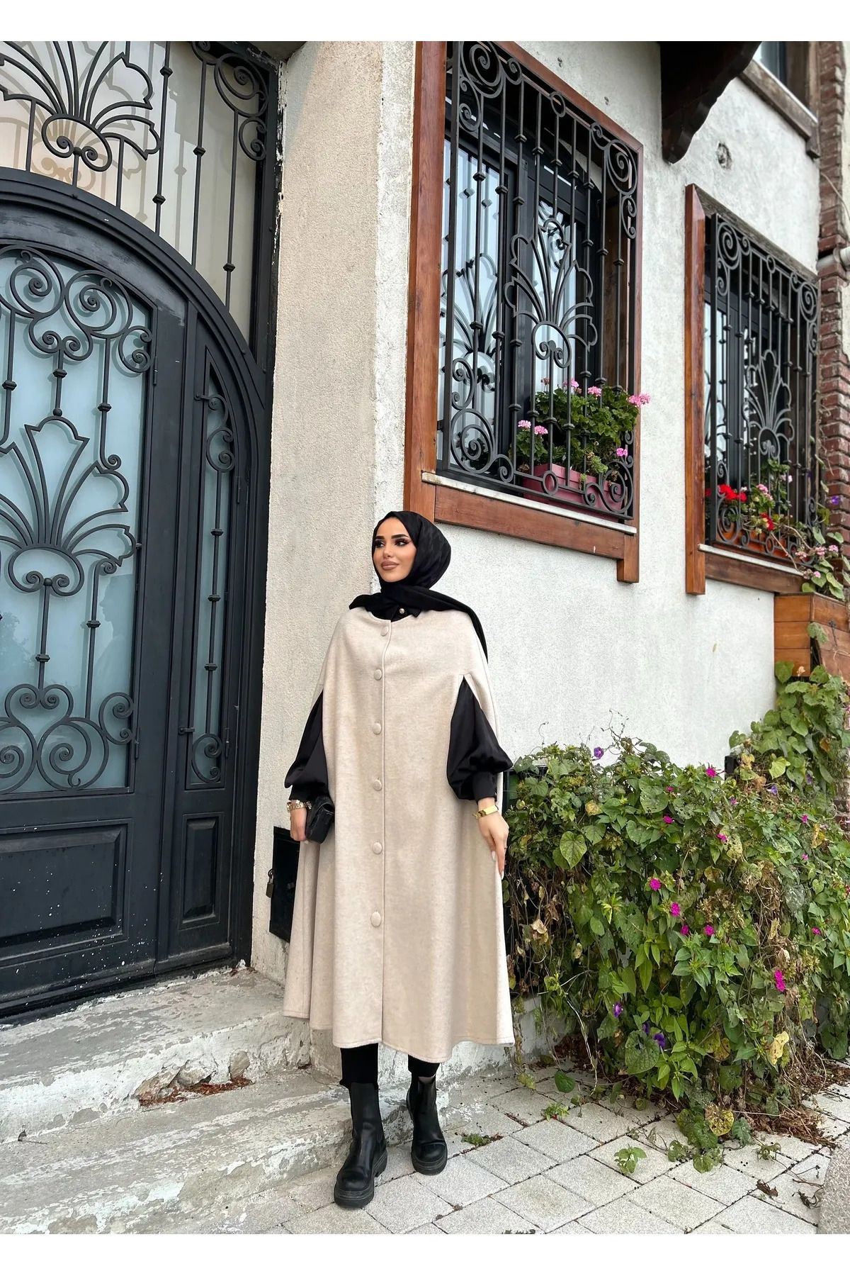 Kadın Trend Düğmeli Krem Kaşe Pelerin Panço
