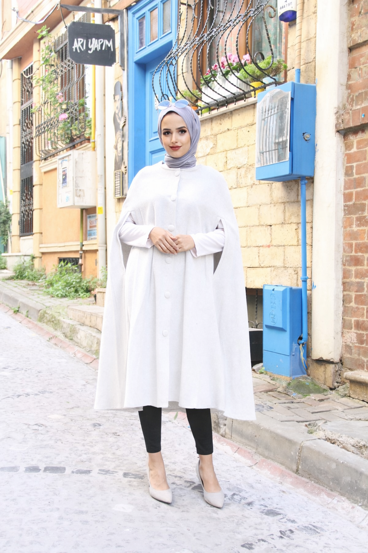 Kadın Trend Düğmeli Beyaz Kaşe Pelerin Panço