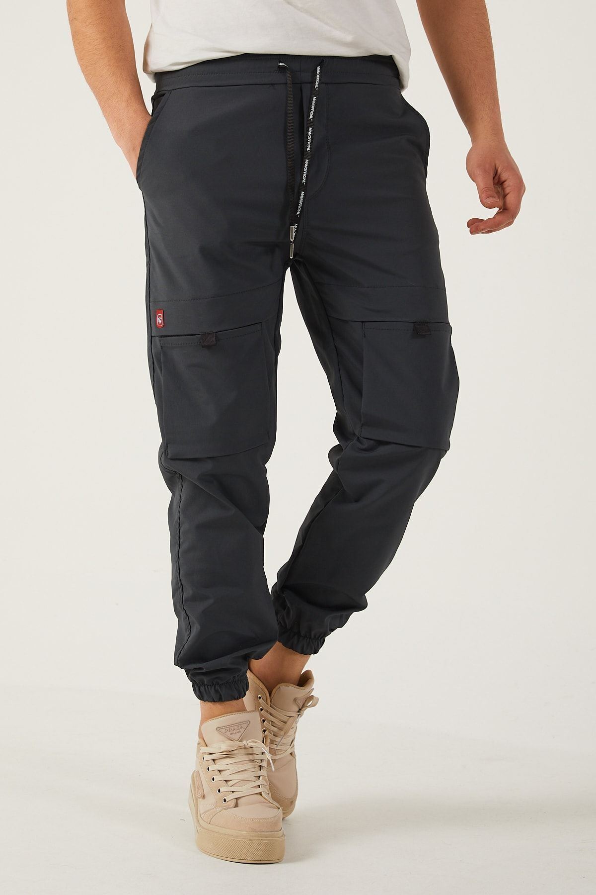 Erkek Paraşüt Kumaş Tarz Cepli Paça Ve Bel Lastikli Jogger Spor Pantolon