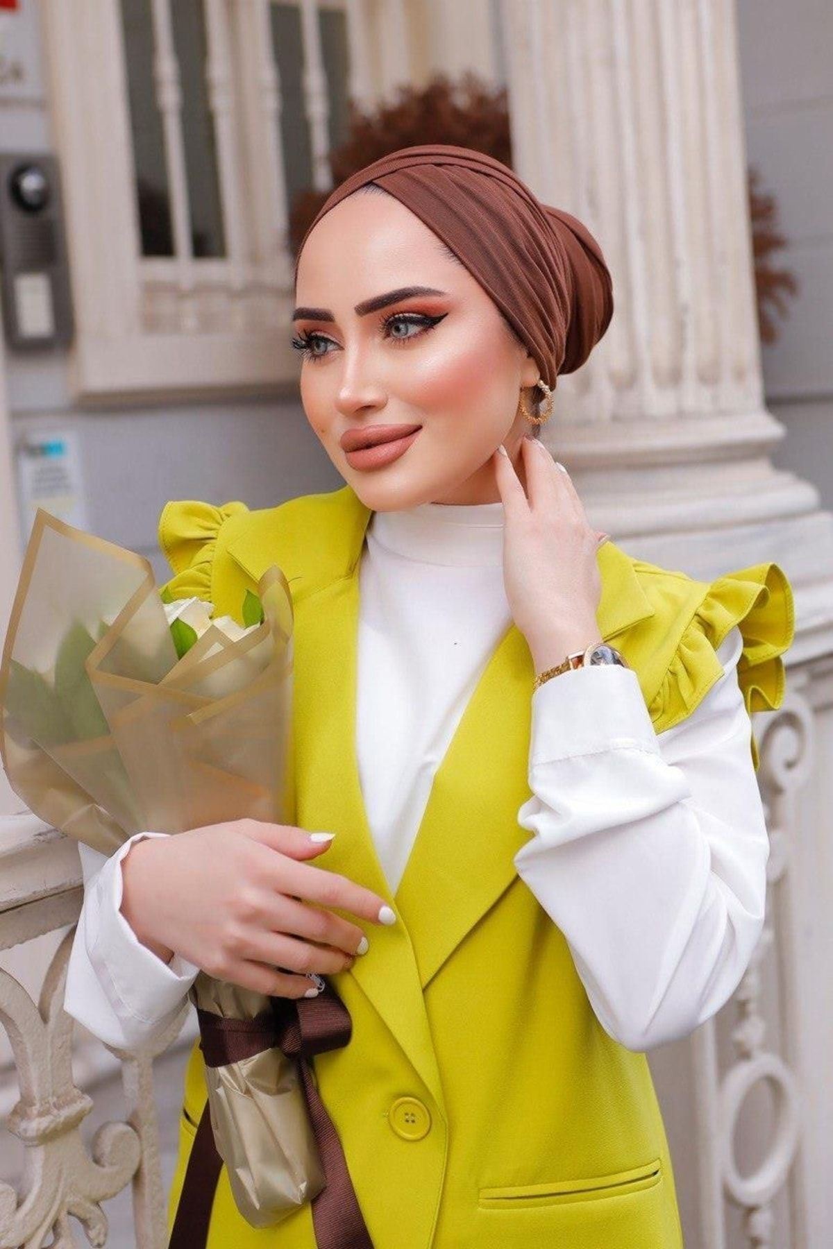 Kadın Omuz Detaylı Yelek Takım