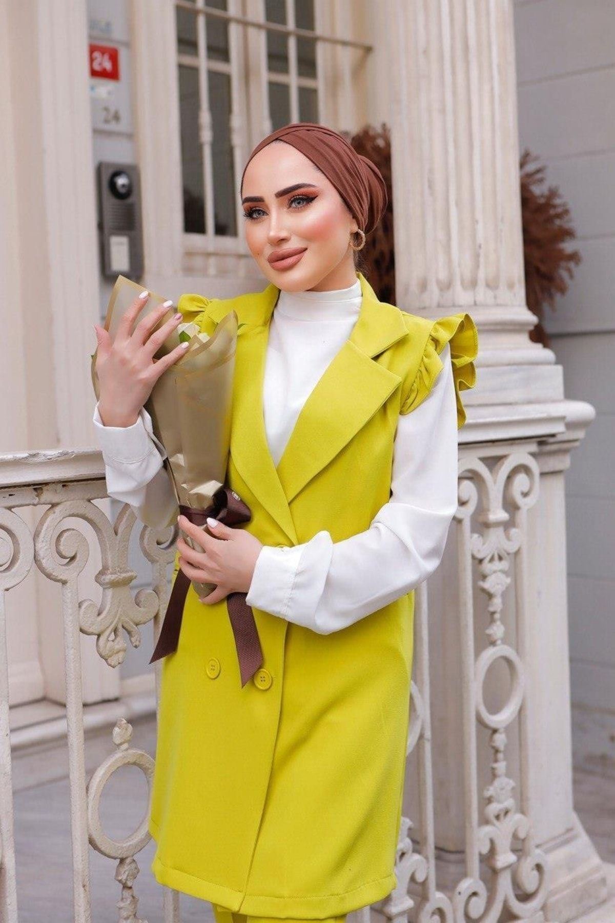 Kadın Omuz Detaylı Yelek Takım