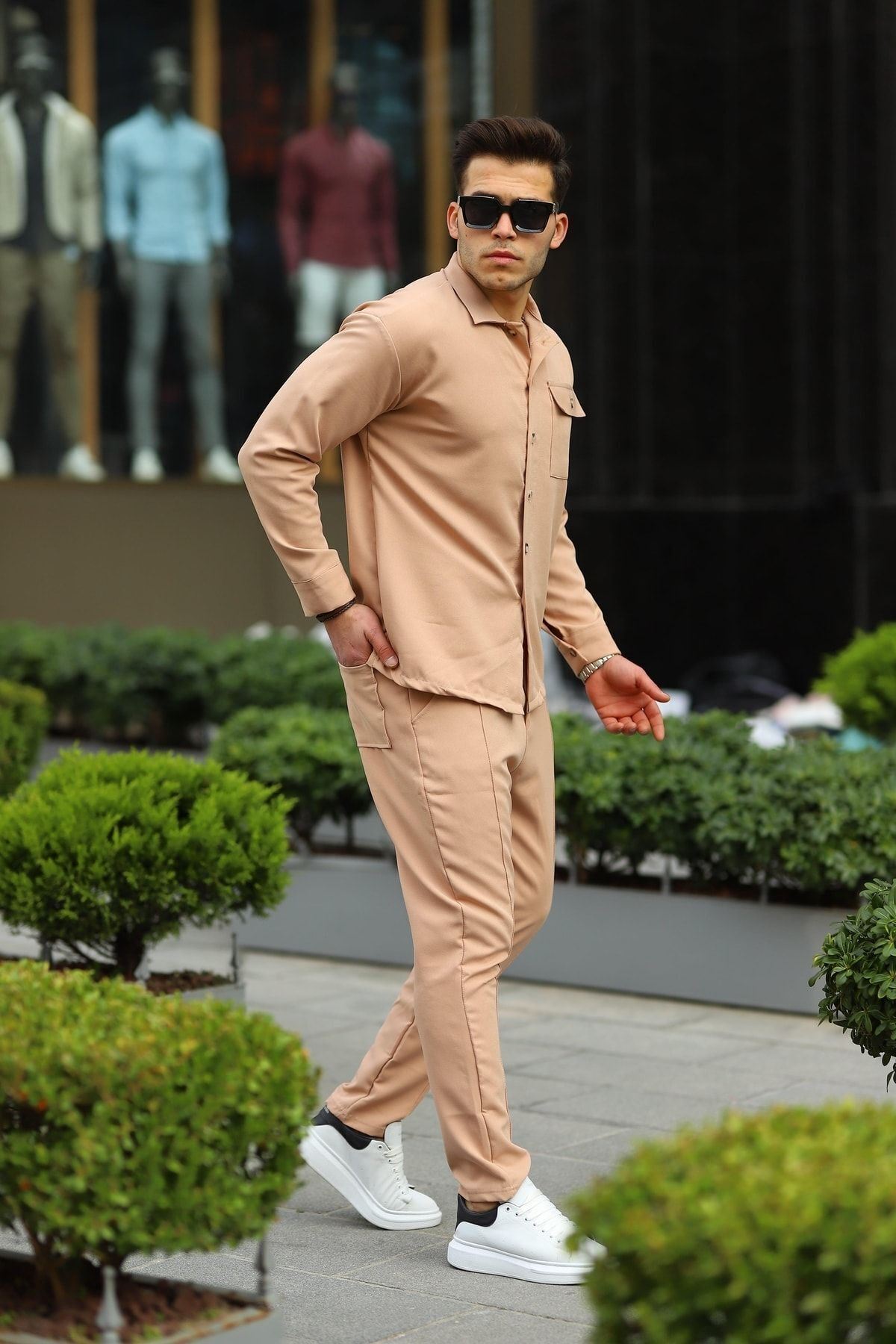 Erkek Gömlek Ve Eşofman Takımı