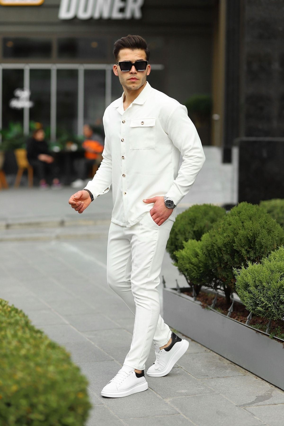 Erkek Gömlek Ve Eşofman Takımı