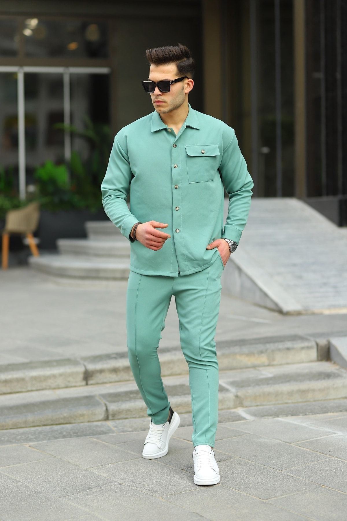 Erkek Gömlek ve Eşofman Takımı