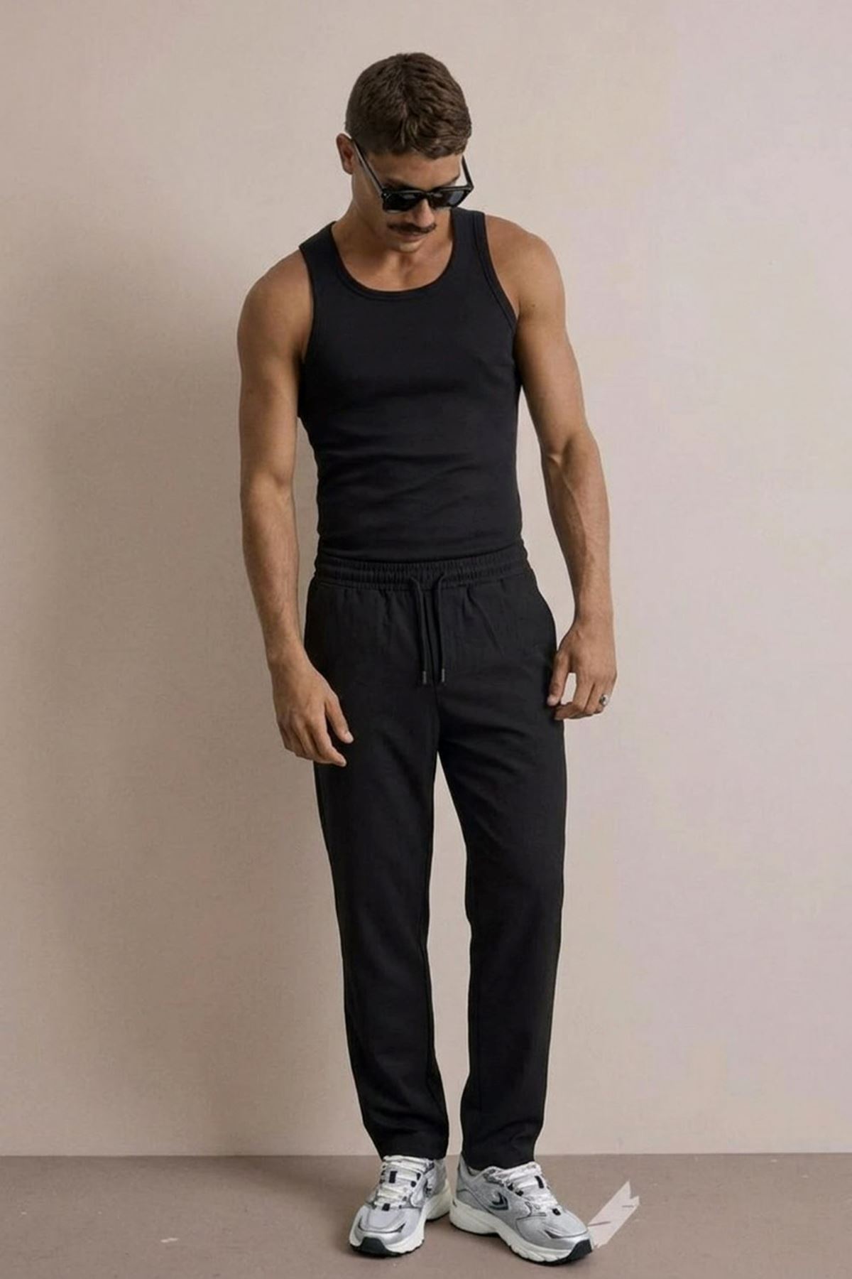 Erkek Basic Trend Bel Lastikli Siyah Bol Pantolon