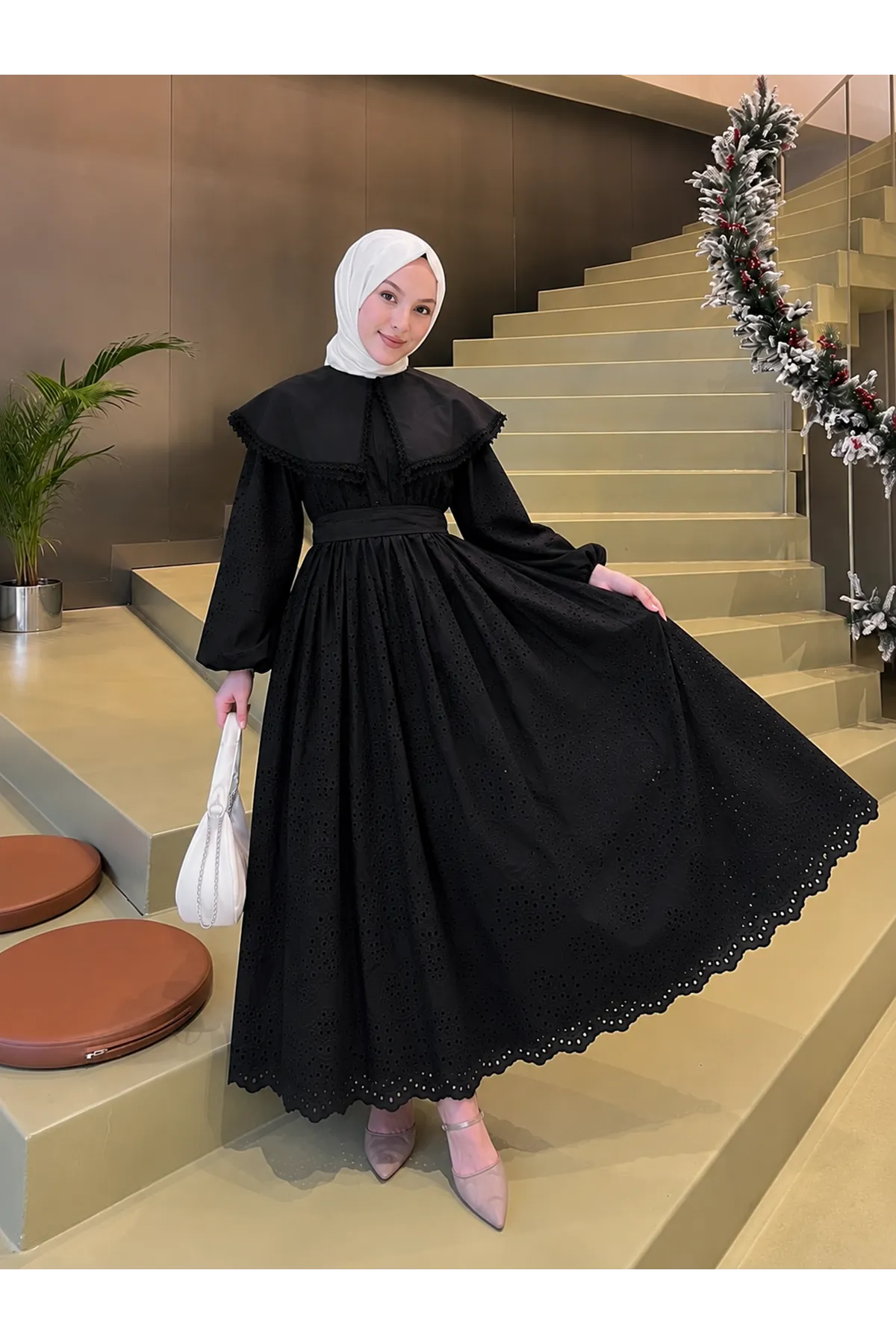 Kadın Fisto Yaka Detaylı Uzun Siyah Tesettür Elbise
