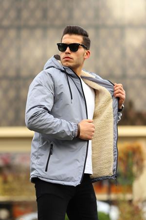 Erkek Içi Kürklü Suya Dayanıklı Kapüşonlu Cepli Yağmurluk GRİ