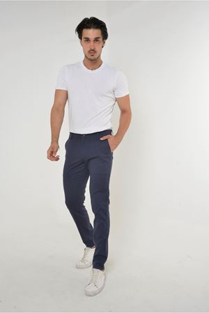 ERKEK SLİM FİT DAR KESİM ÖRGÜ KUMAŞ YAN CEP KOTON CHİNO PANTOLON LACİVERT