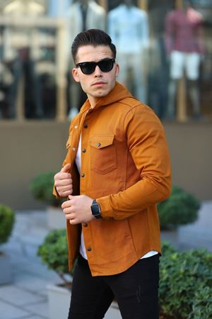 Erkek Kapüşonlu Çıt Çıt Düğme ( Rahat Kalıp ) Kot Gömlek