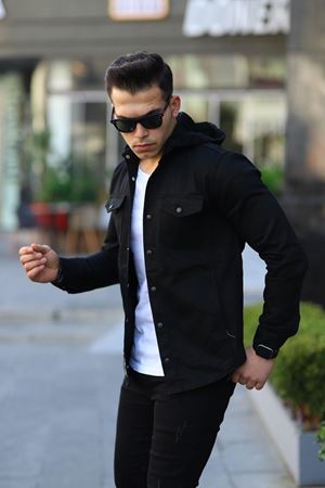 Erkek Kapüşonlu Çıt Çıt Düğme ( Rahat Kalıp ) Kot Gömlek