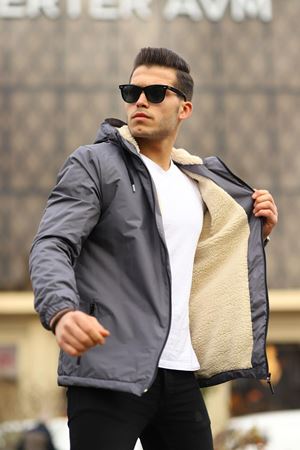 Erkek Içi Kürklü Suya Dayanıklı Kapüşonlu Cepli Yağmurluk