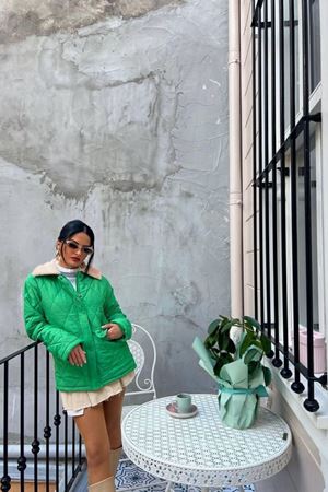 Kadın Kürk Yaka Baklava Desenli Kapitone Yeşil Ceket